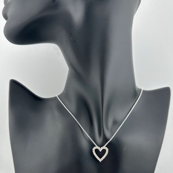 Beautiful Heart Necklace w Natural Diamonds in Illusion Settings - Picture 2 of 13
